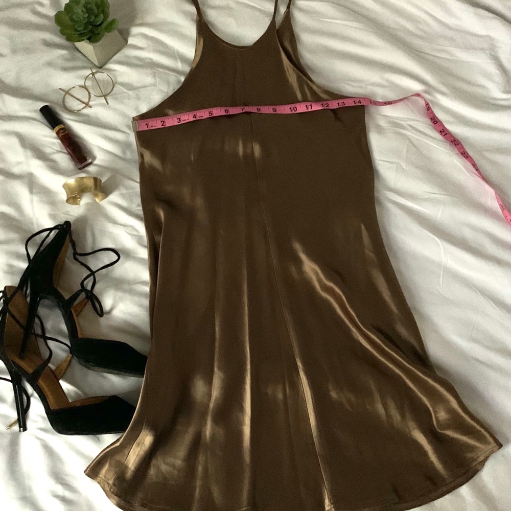 Metallic high neck shiny dress - Picture 4 of 5